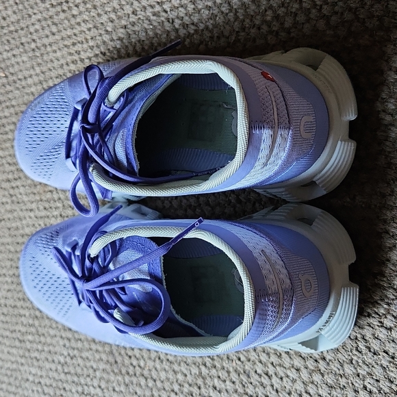 On Cloud X sneakers - Picture 2 of 9